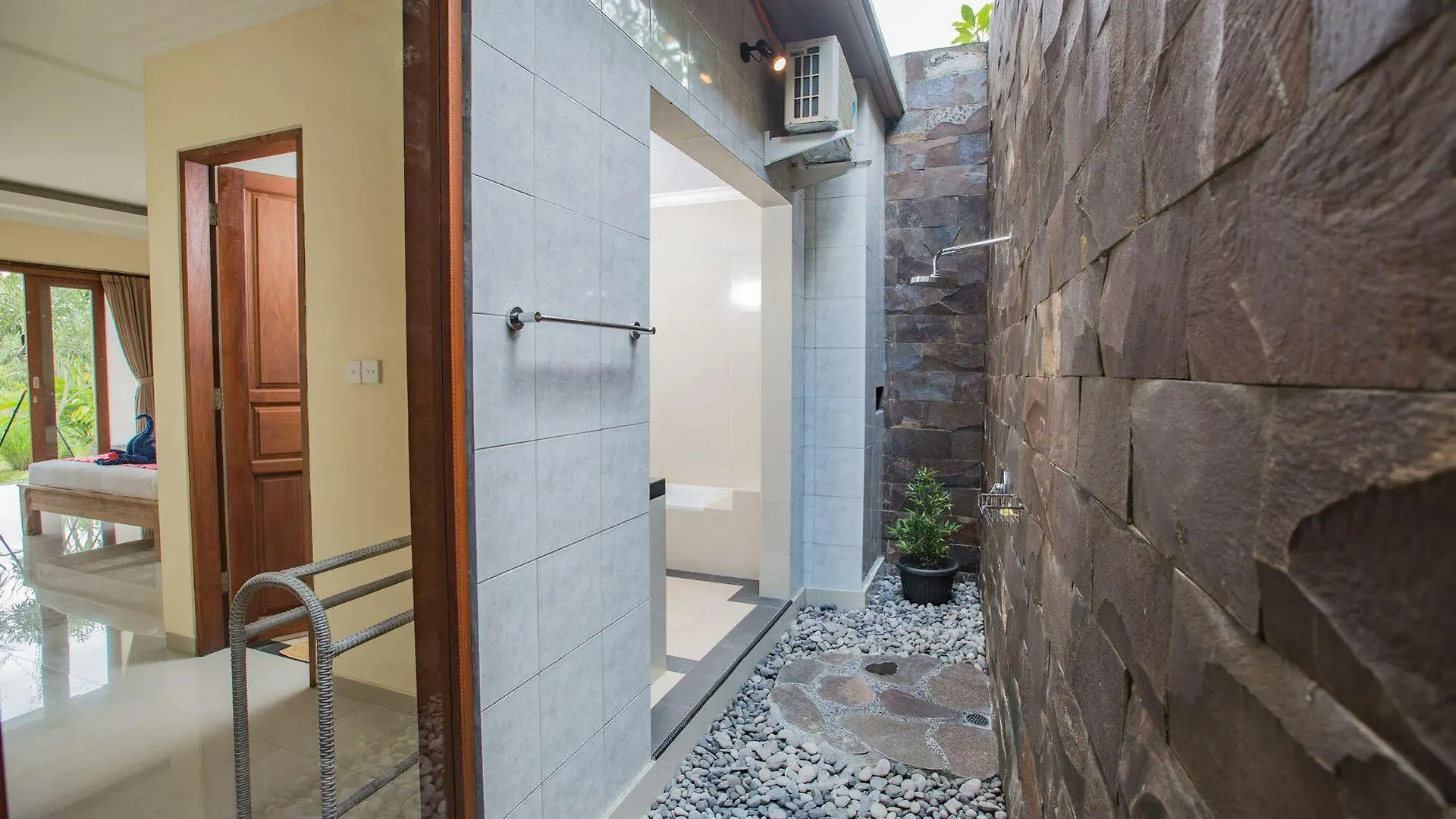 *** Hotel Kiskenda Cottages & Restaurant Ubud  Indonesia